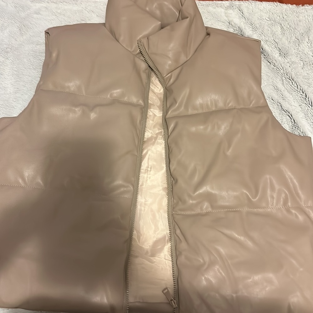 Beige puffer Jacket - Picture 3 of 3